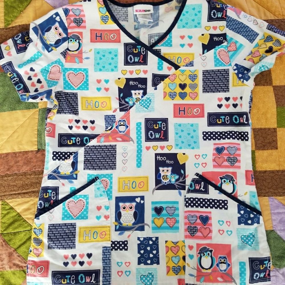 Cute Owl XS scrub top